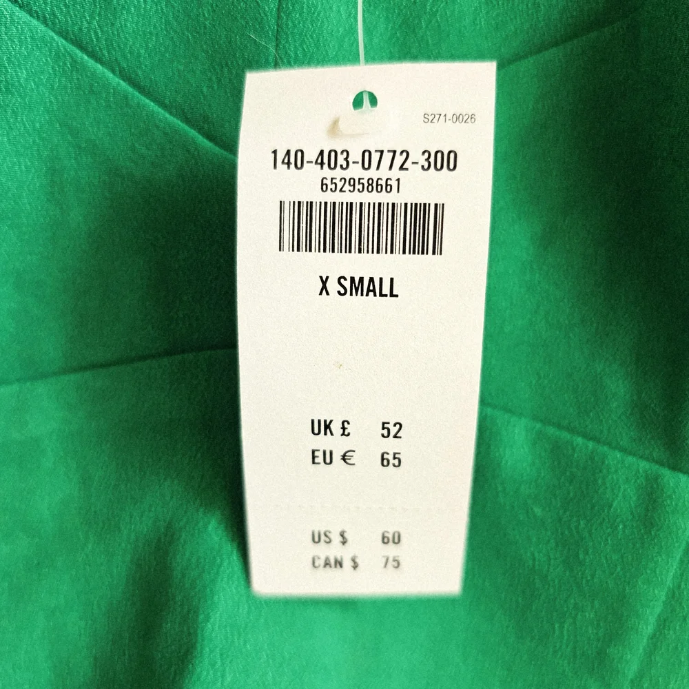 ☆ A&F Kelly Green Sweetheart Top